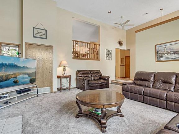 3rd image of 7162 Grangeview N