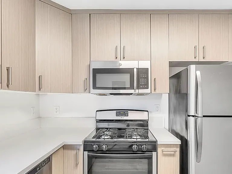 2727 Abbot Kinney Apartments, Venice CA — Photo 17