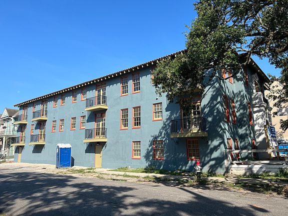 2nd image of 3004 Canal St #309