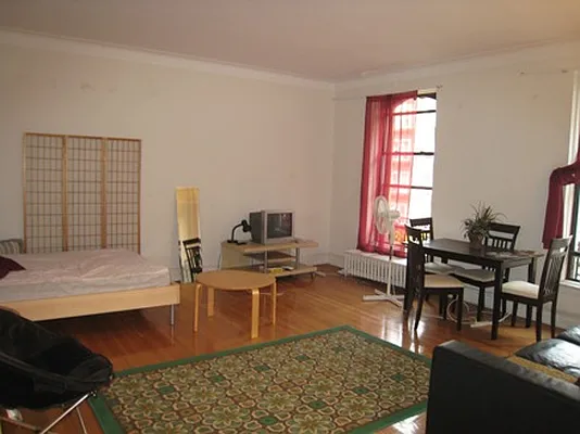 Rented by Metropolitan Equities | media 20