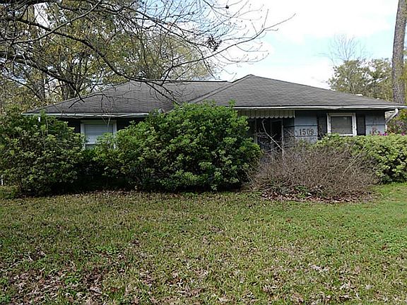 2nd image of 1509 Glourie Dr