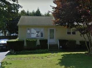 52 Westwood Dr, Dartmouth, MA 02747