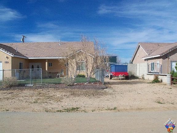 RV Access, gate to rear yard