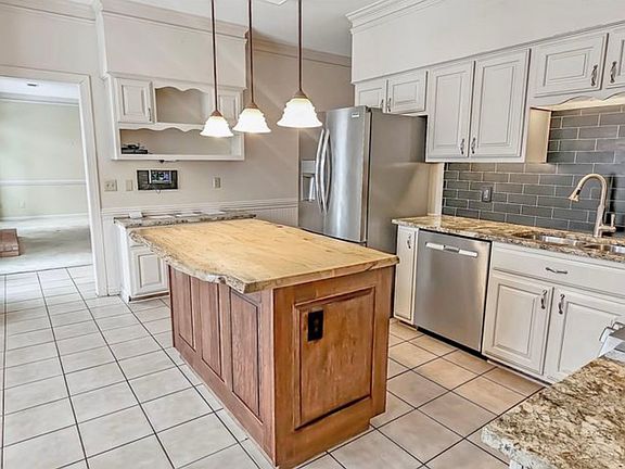 5th image of 660 Weston Dr