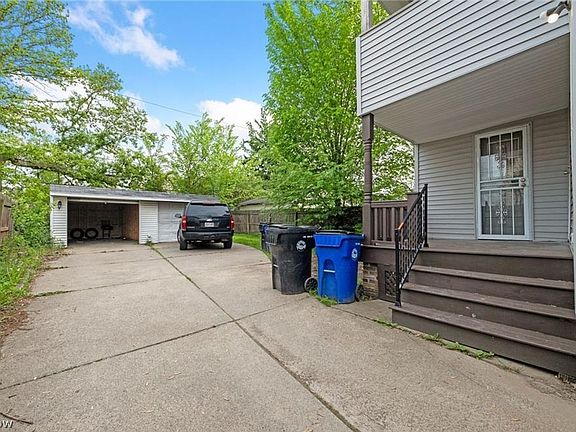 2nd image of 10330 Bernard Ave