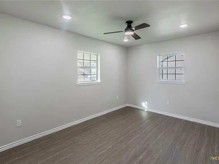 311 Smith St #A — Photo 10