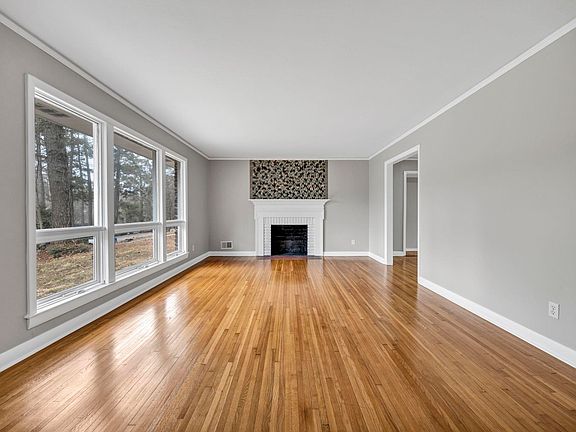 5th image of 842 Delverton Rd