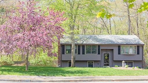 1st image of 6 Beaver Ln