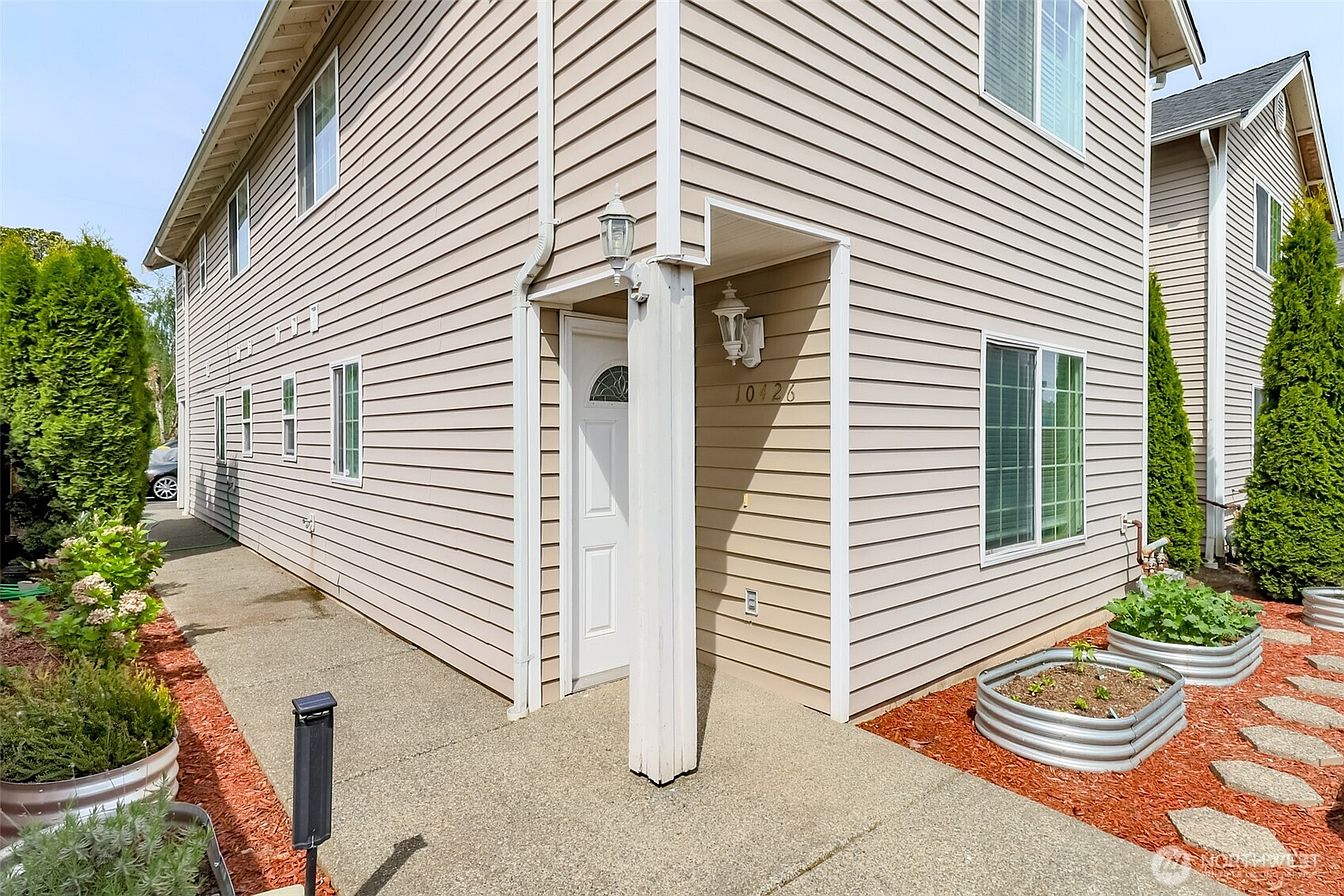 1st image of 10426 17th Avenue SW #10426