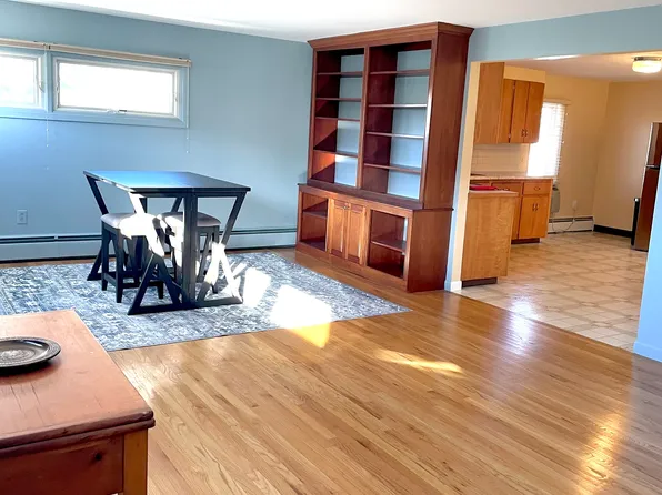 241 Huxley Ave, Providence, RI