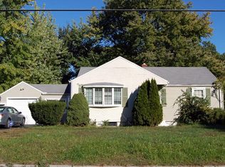 217 Navajo Rd, Springfield, MA 01109