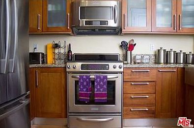 3rd image of 2020 N Holly Dr #1