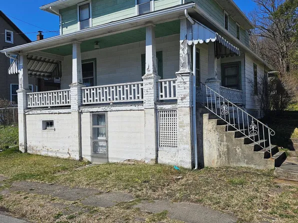 1513 E Grand Ave, Tower City, PA 17980