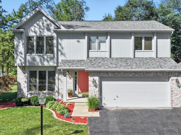 6867 Stratham Rd, Temperance, MI 48182