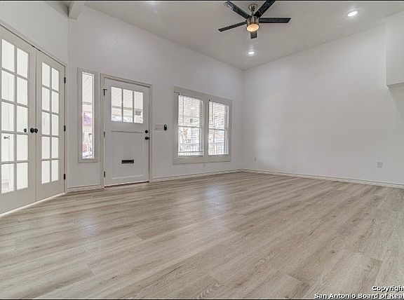 3rd image of 418 SPOFFORD AVE