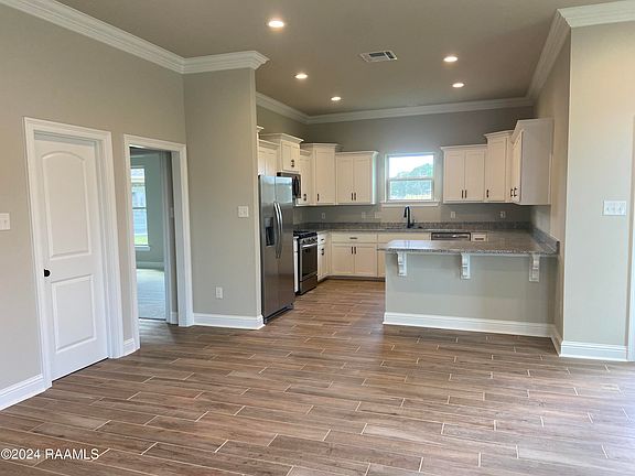 4th image of 110 Fairdale Dr