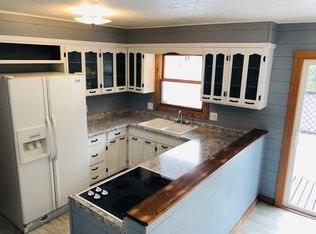 230 Swanson Rd, Sycamore, IL 60178