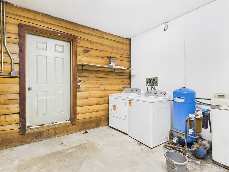 2587 Rachel Ct — Photo 19