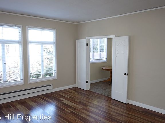 5th image of 882 Cleveland St APT 28