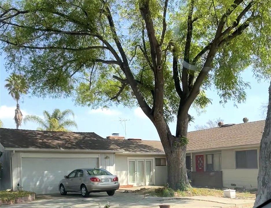 1st image of 6884 Arbor Dr