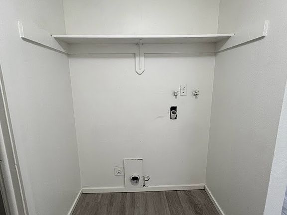 5th image of 1372 Paul St APT 4