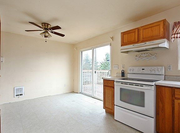 3rd image of 1322 S 88th St