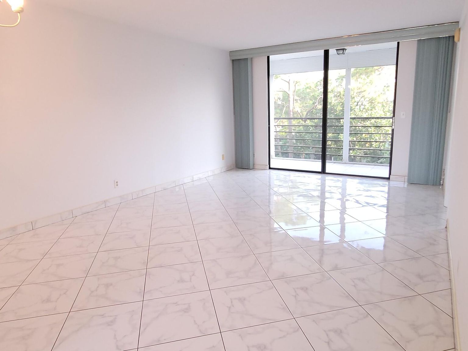 4700 Lucerne Lakes Boulevard #407