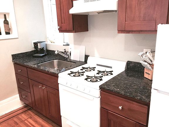 4th image of 961 Pine St APT 21