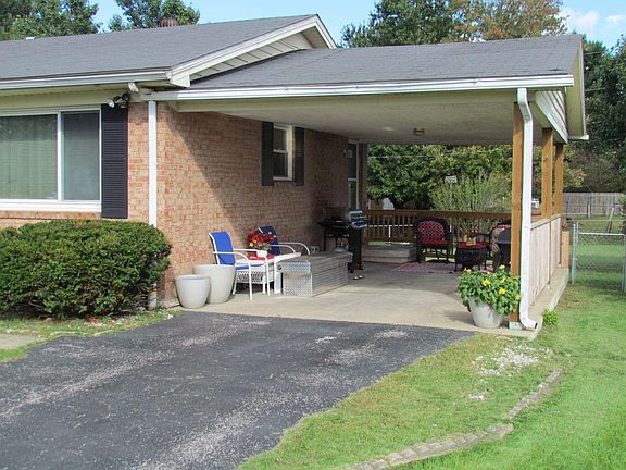 3rd image of 102 Business Ct