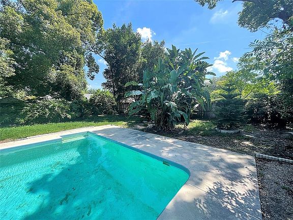 4th image of 1821 Mosher Dr
