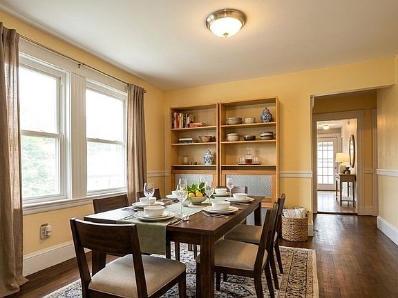 2nd image of 4 Belmont St APT 2