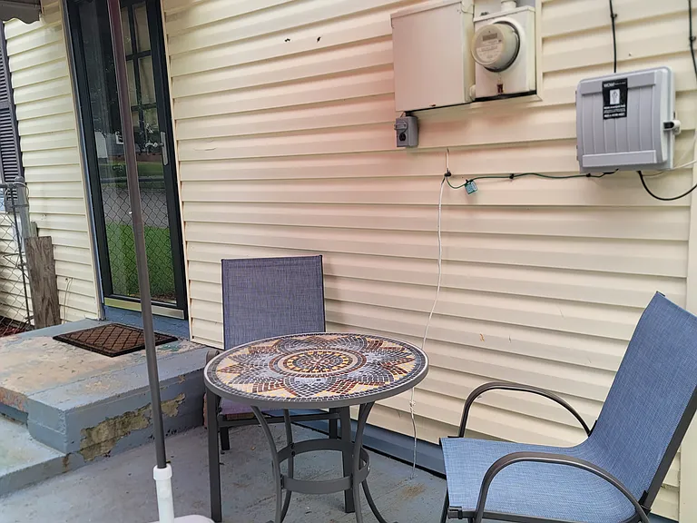 2141 Windsor Ave — Photo 27