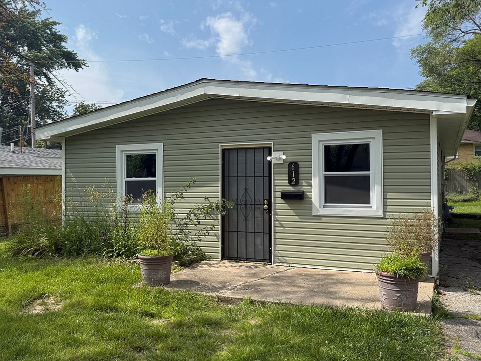1st image of 612 E 47th Pl