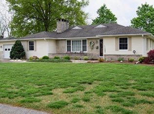 203 Griffith Dr, Carmi, IL 62821