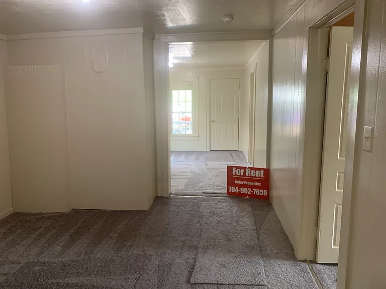 1203 Alexander St — Photo 20