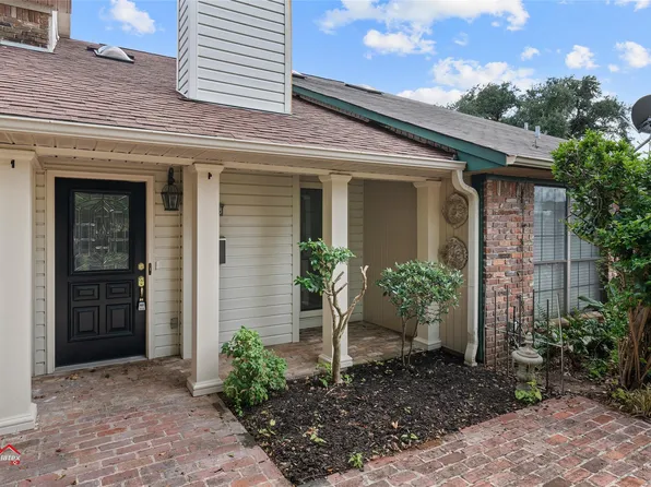 2633 Village Ln, Bossier City, LA 71112