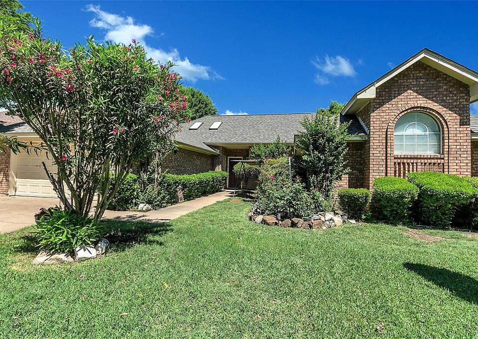 1st image of 3318 Summerfield Dr