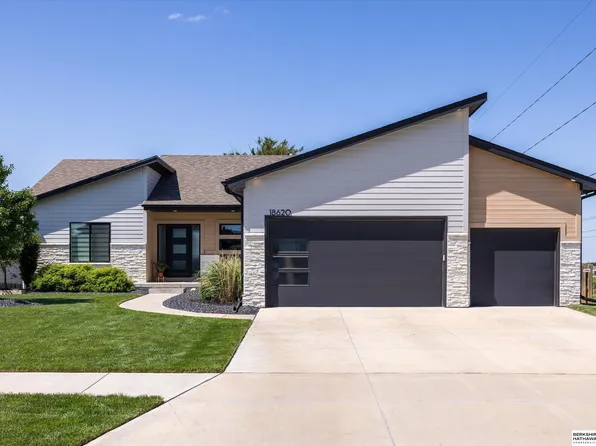 18620 Grand Ave, Elkhorn, NE 68022