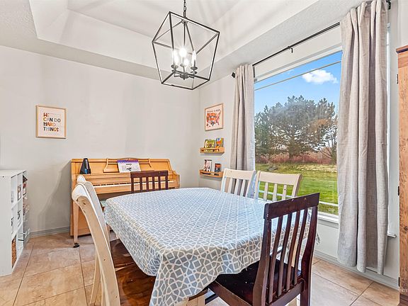 4th image of 3308 S Montego Way