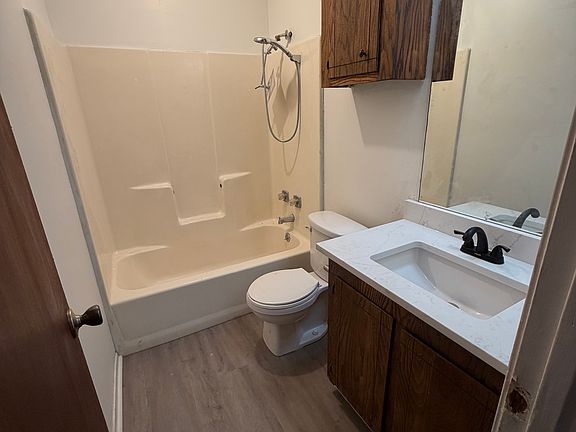 4th image of 129A Meadowwood Dr #A