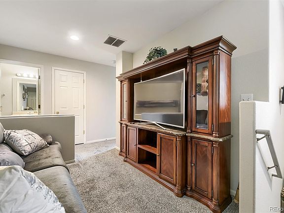 5th image of 883 Macaw Street