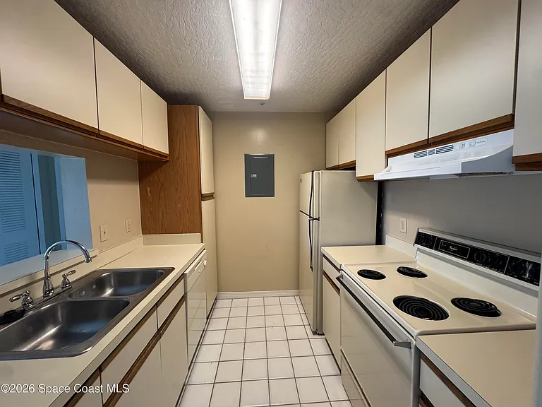 7667 N Wickham Rd #223 — Photo 12