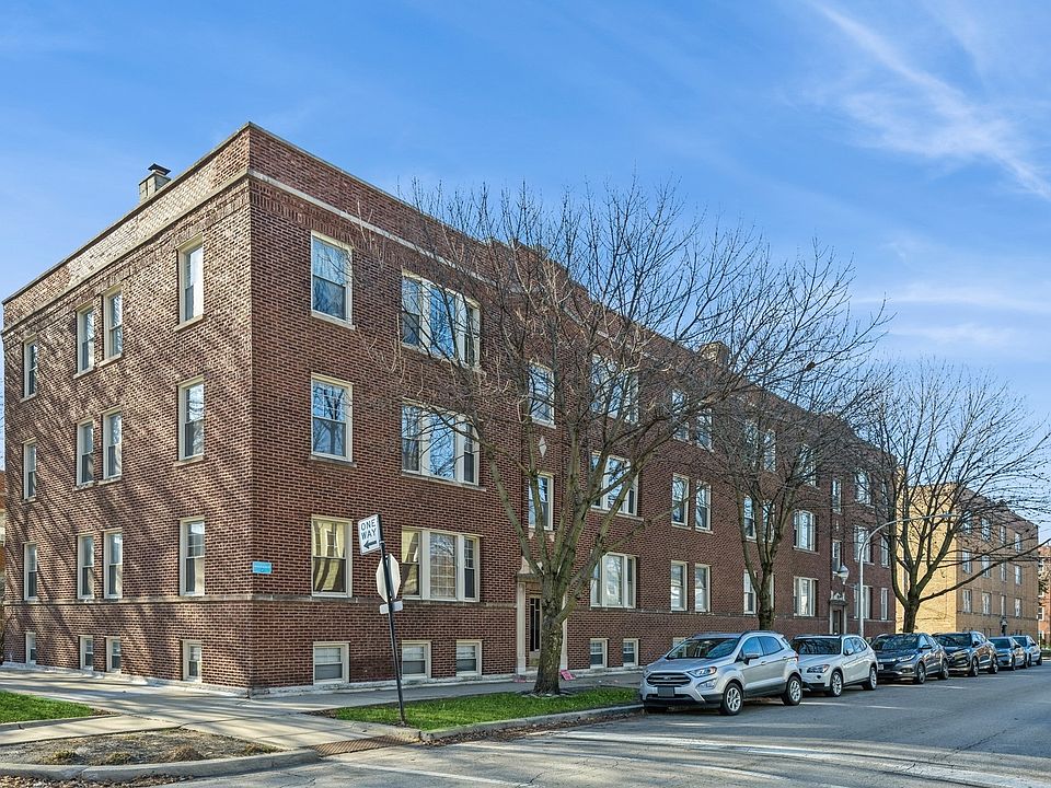 1st image of 3041 W Belle Plaine Ave APT 3