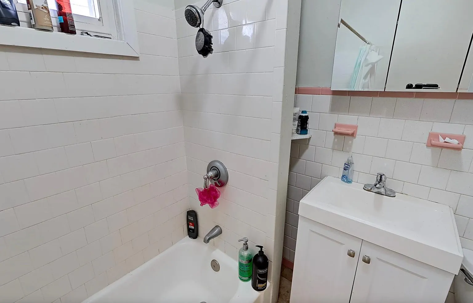 4 bed, 1100 sqft, $4,000 — Photo 3