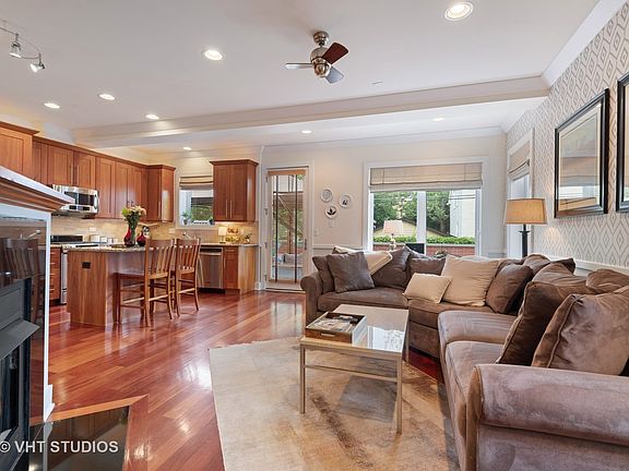 4th image of 1256 W Carmen Ave APT 1N