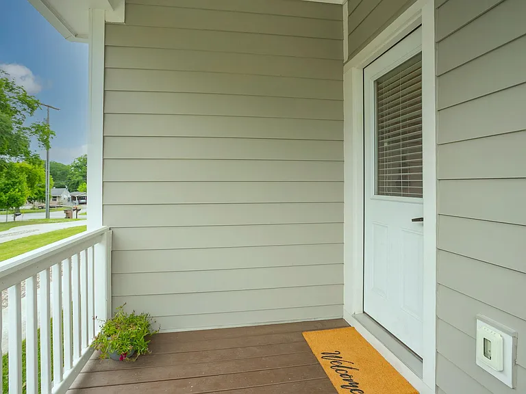 647 James Ave #A — Photo 35