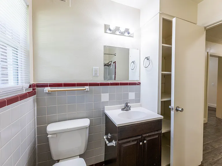 2627 Tealford Dr — Photo 17