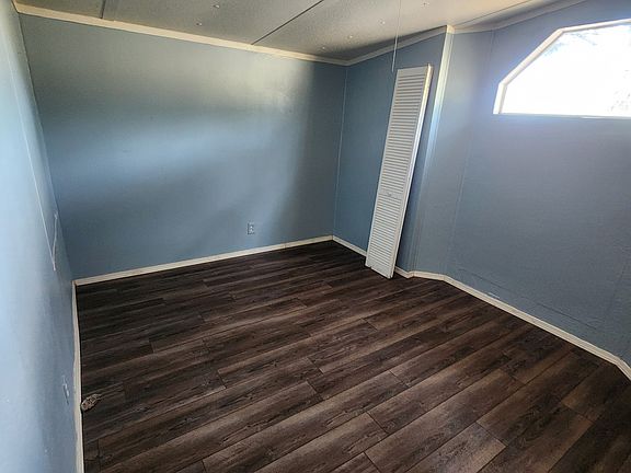 3rd image of 144 Holloway Ln