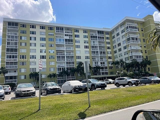 1st image of 4400 Hillcrest Dr APT 701B