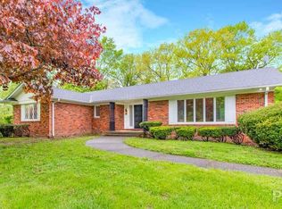 203 E Sunset Way, East Peoria, IL 61611